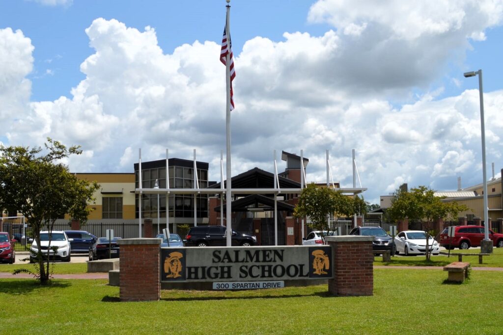 An In-Depth Guide to Selecting High Schools in Slidell: Salmen High School